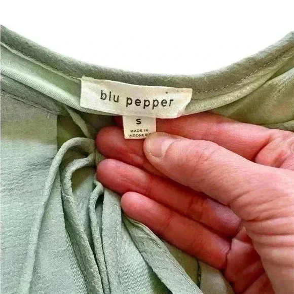 Blu Pepper Textured Flutter Sleeve Top, EUC, Dusty Mint, Size S - Picture 5 of 8